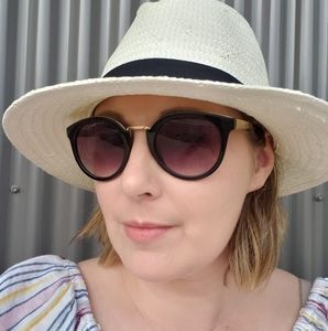 Meet your Posher, Casey